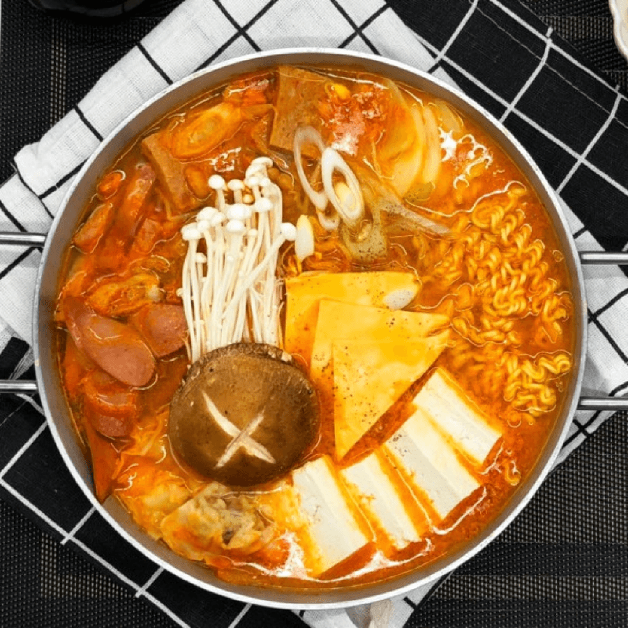 이태원 부대찌개 밀키트 1kg 햄 소세지 떡 콩 만두 육수