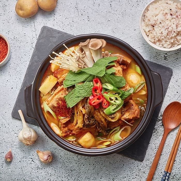 정통 통뼈 우거지 가득 감자탕 밀키트(3인분/2470g)