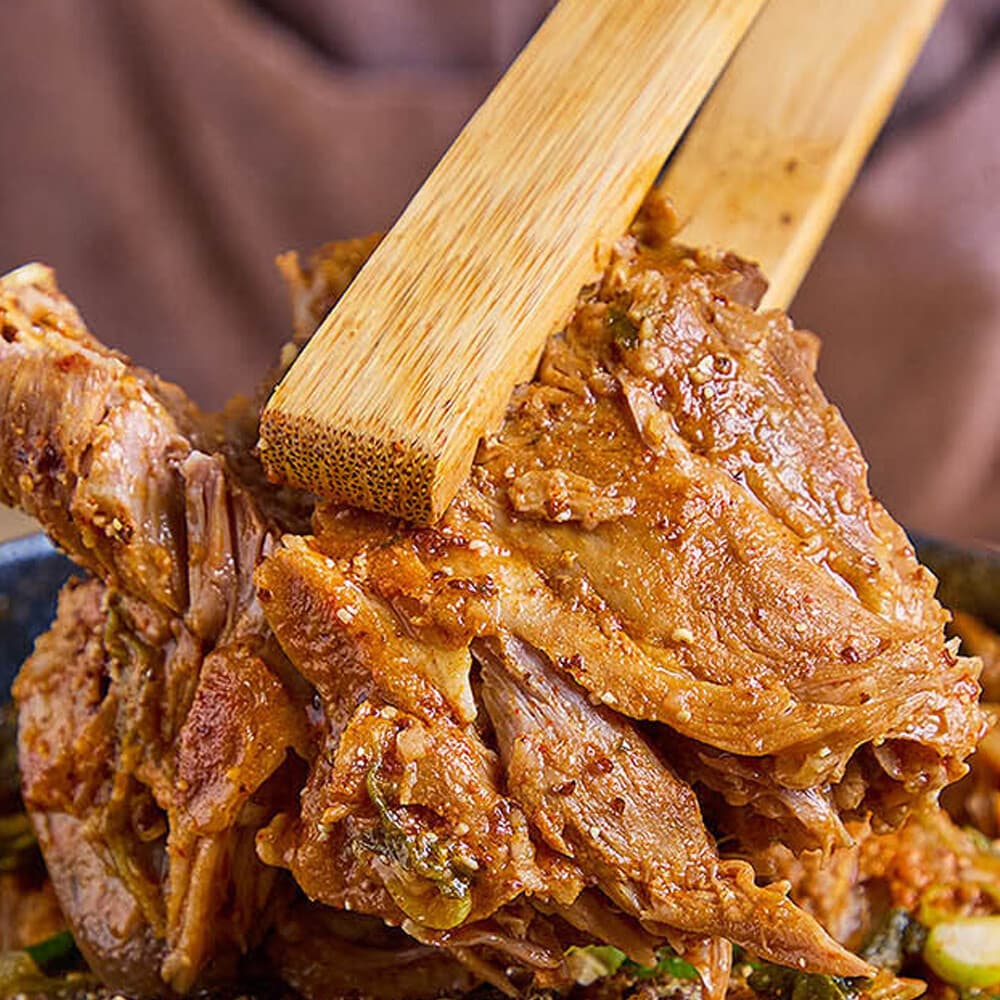 얼근한 국물 안주 뼈 해장국 밀키트 2kg