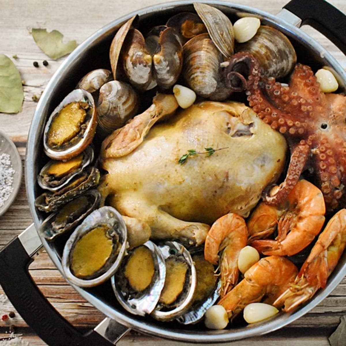 [보양식] 생닭과 해산물로 제철구성한 해신탕 해물삼계탕 밀키트 패키지