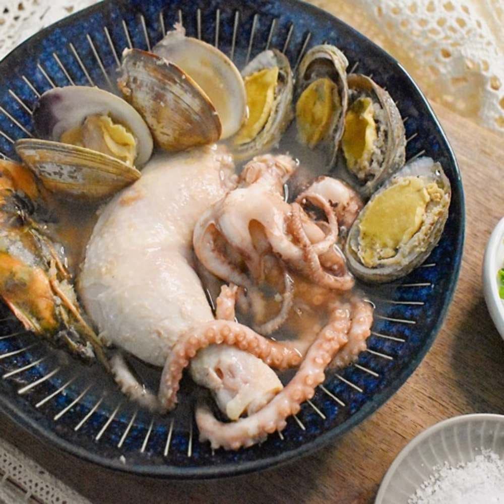 해신탕 해천탕 복날 보양식 밀키트 3인분 문어낙지 해물삼계탕