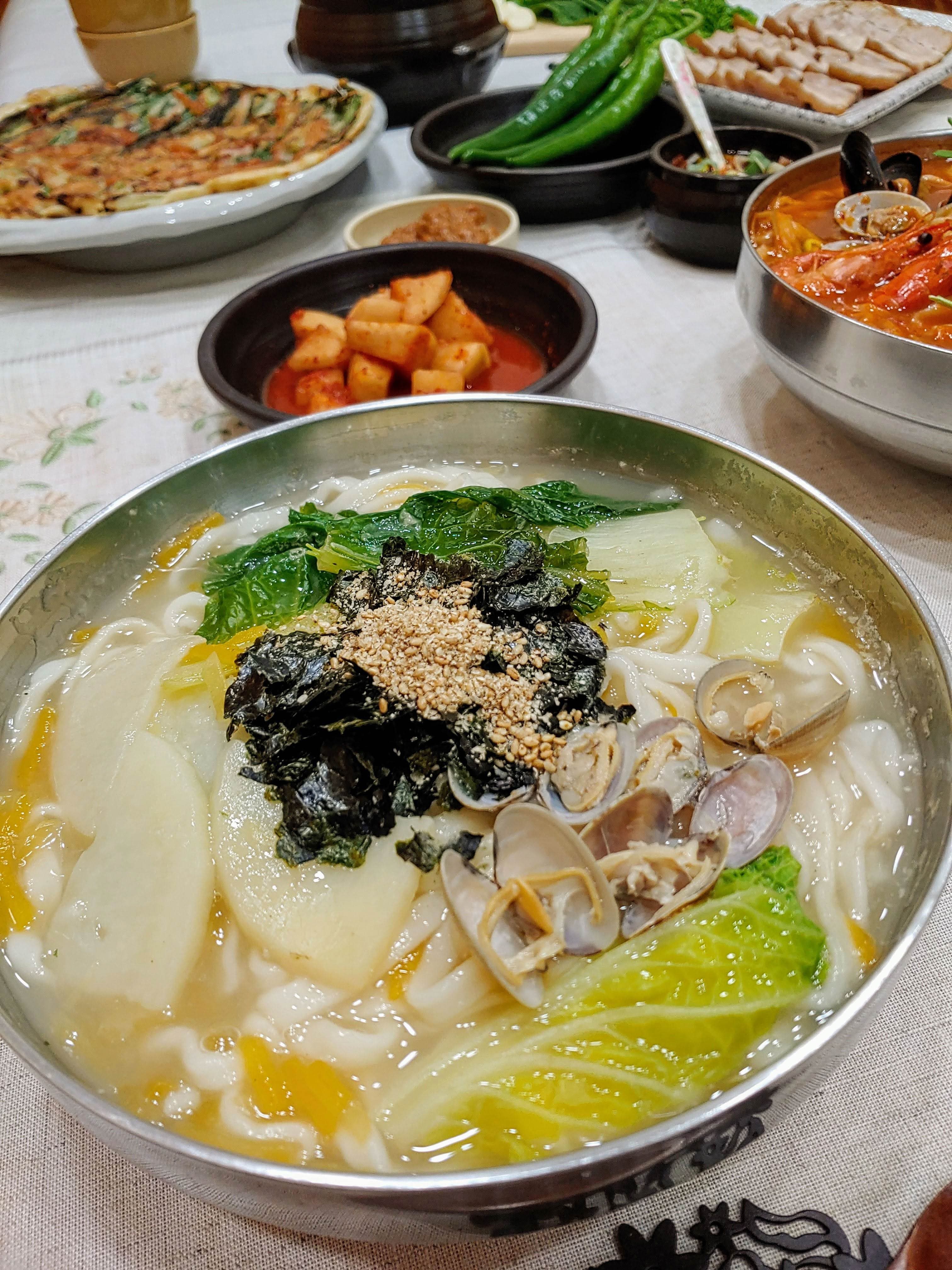 김태희칼국수 맛집밀키트 한식 간단캠핑요리 1인분 2팩