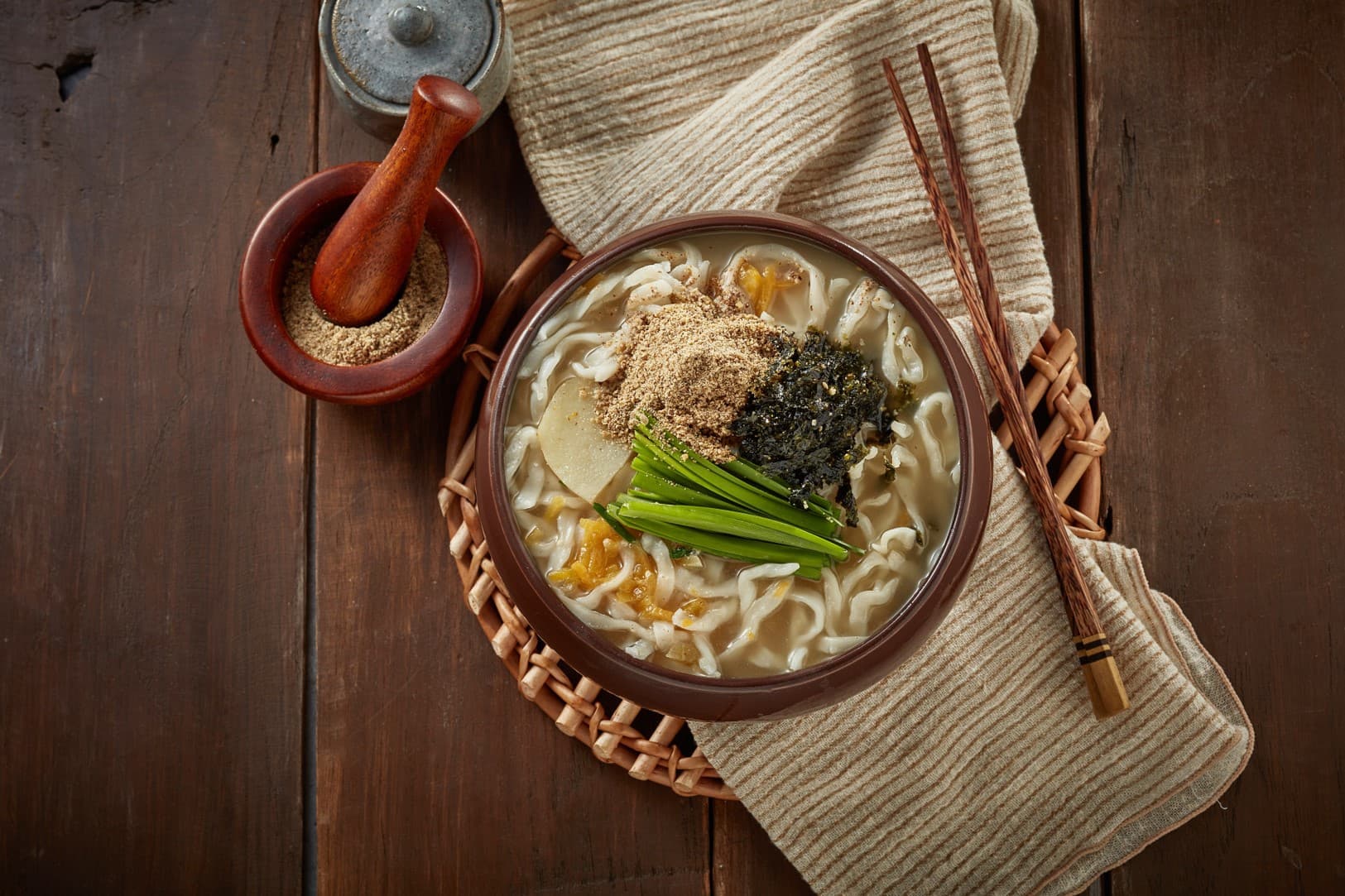 김태희칼국수 맛집밀키트 한식 들깨칼국수 1인분 2팩 간단캠핑요리