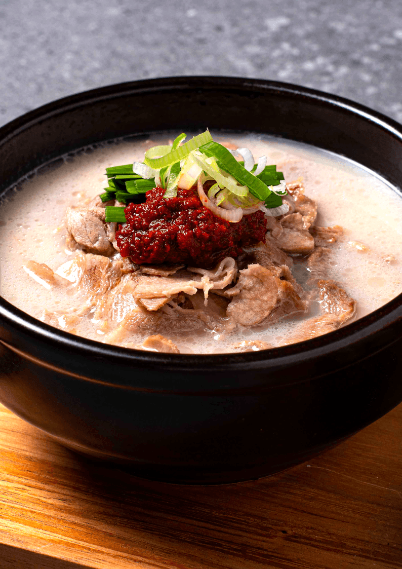 조선 돼지국밥 3팩 고기만 110g 국내산 밀키트 부산 얼큰 순댓국 해장국 순대국 캠핑