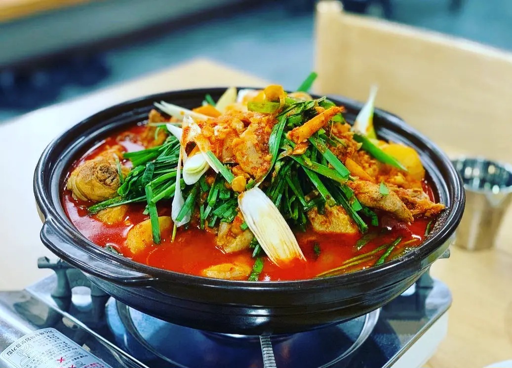 60년전통의 강변산닭 닭도리탕 완조리밀키트 2.2kg