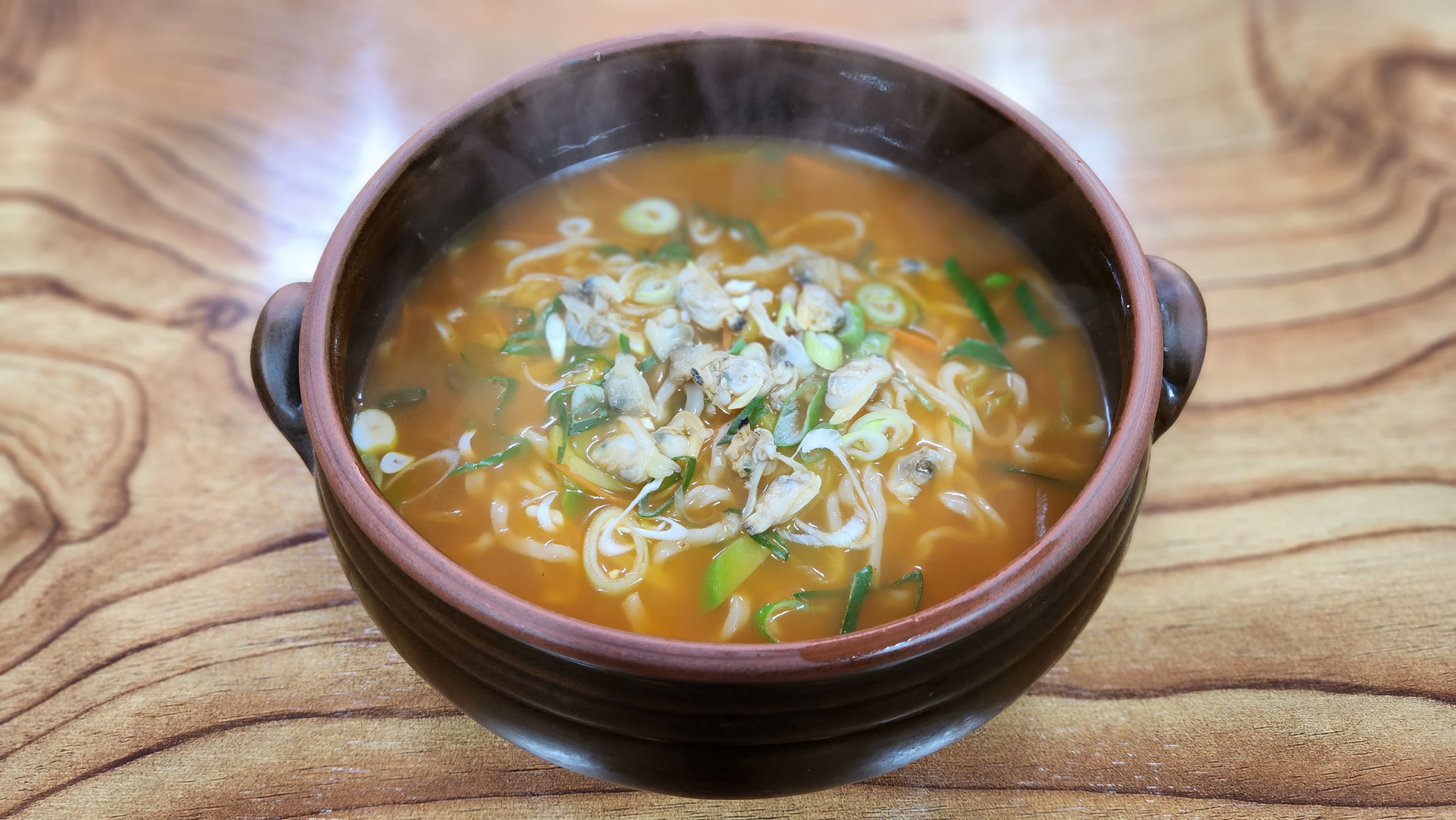 [우리는식구]20년 전통 리뷰가 인정하는 우리밀 얼큰이칼국수 맛집 밀키트 간편조리 캠핑음식