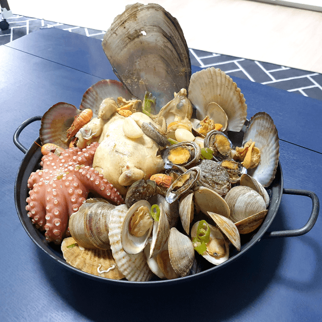 프리미엄 푸짐한 보양식 용왕 삼계탕 해물 해신탕 밀키트 닭 전복 문어 등