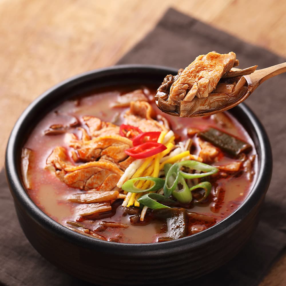 진한 닭개장 550g(2인분) 넉넉하게 담은 재료 [국내산 사골 즉석국 밀키트]