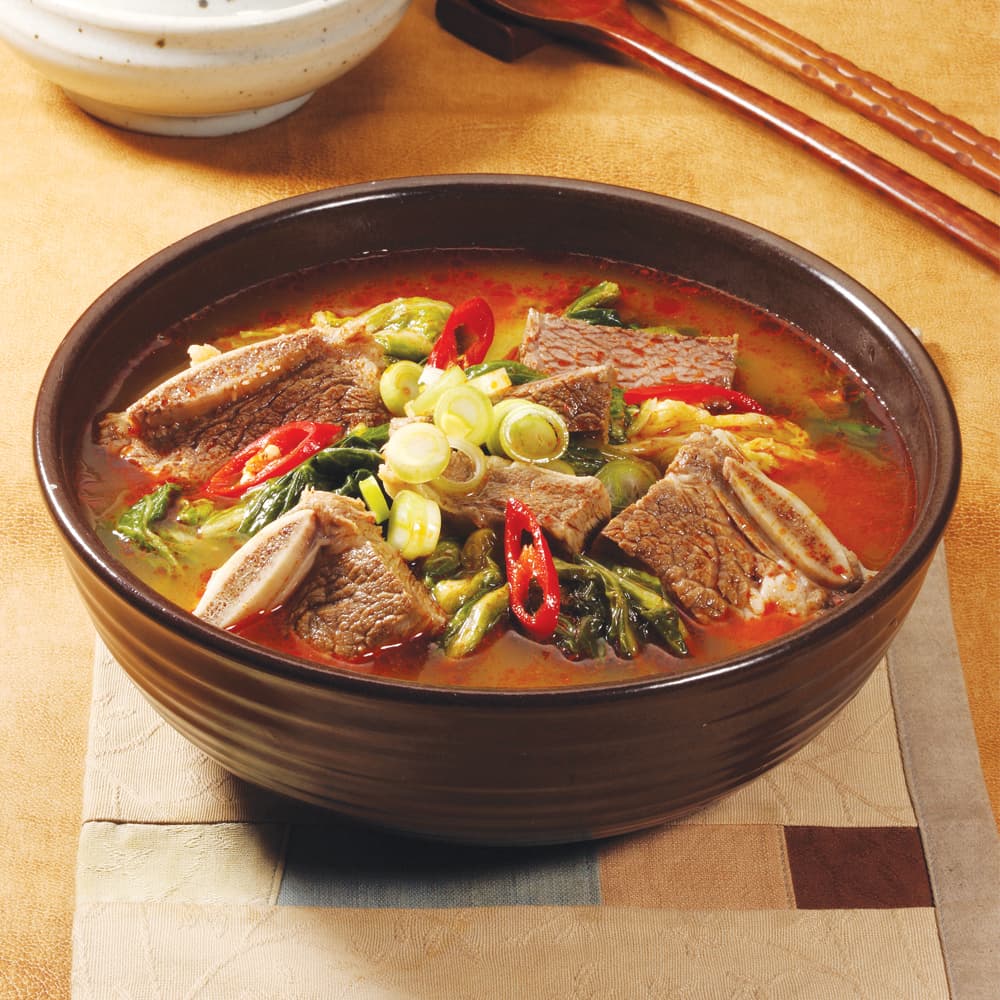 진한 우거지갈비탕 600g(2인분) 넉넉하게 담은 재료 [국내산 사골 즉석국 밀키트]