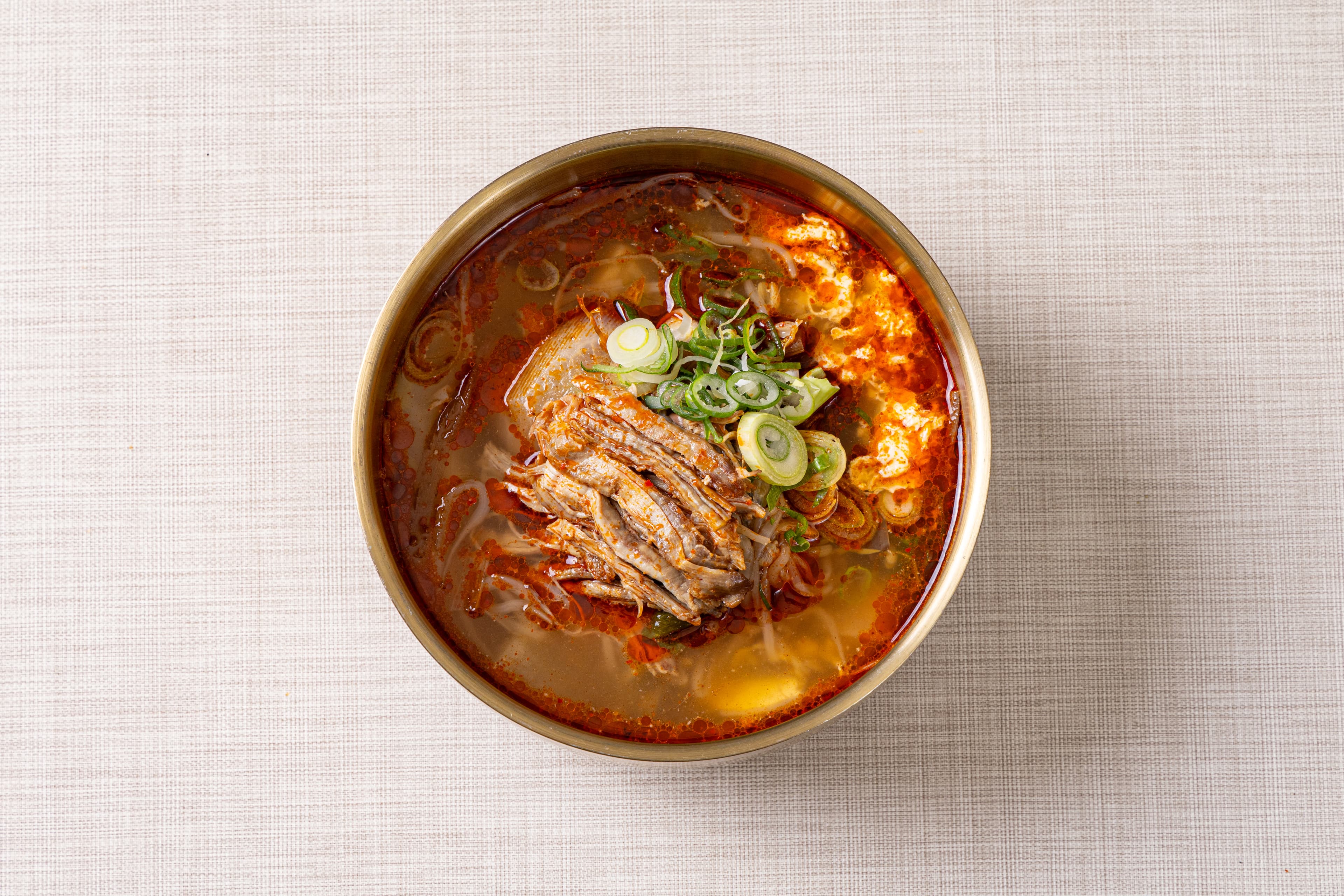 [부산곰탕] 명품한우육개장 100%한우육수 100%국내산 수제 고추기름 냉동밀키트 2개