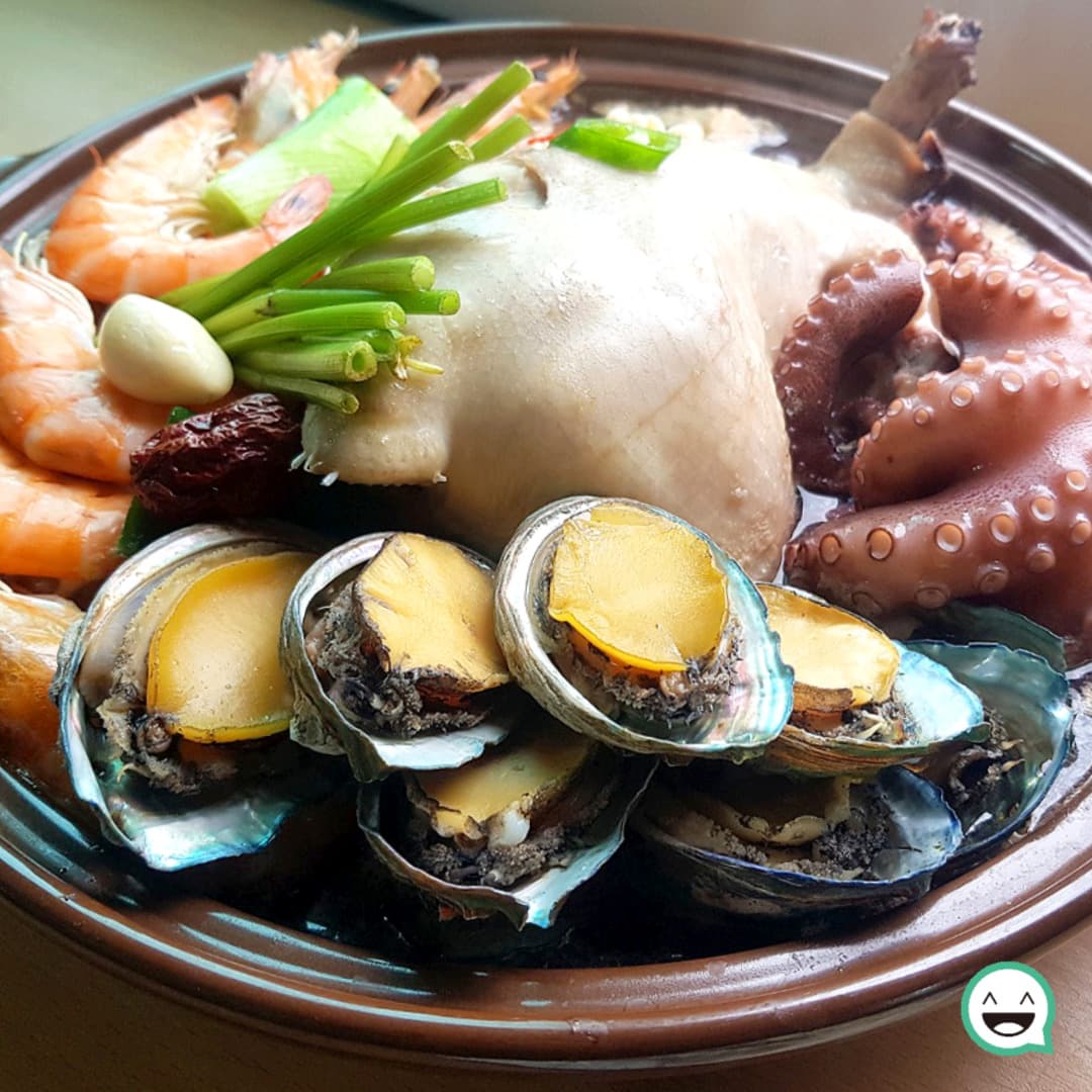 남해 전통 해신탕 밀키트 2-4인 닭 돌문어 약초 전복 새우 홍게 낙지 생합 해물 삼계탕