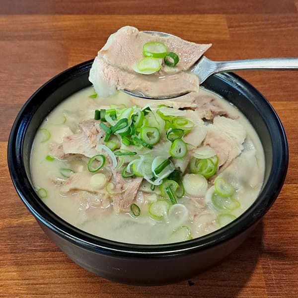 (2개이상구매시 +1타제품) 즉석 국밥 돼지국밥 밀키트 사골육수 곰탕 600g 집들이음식 캠핑음식