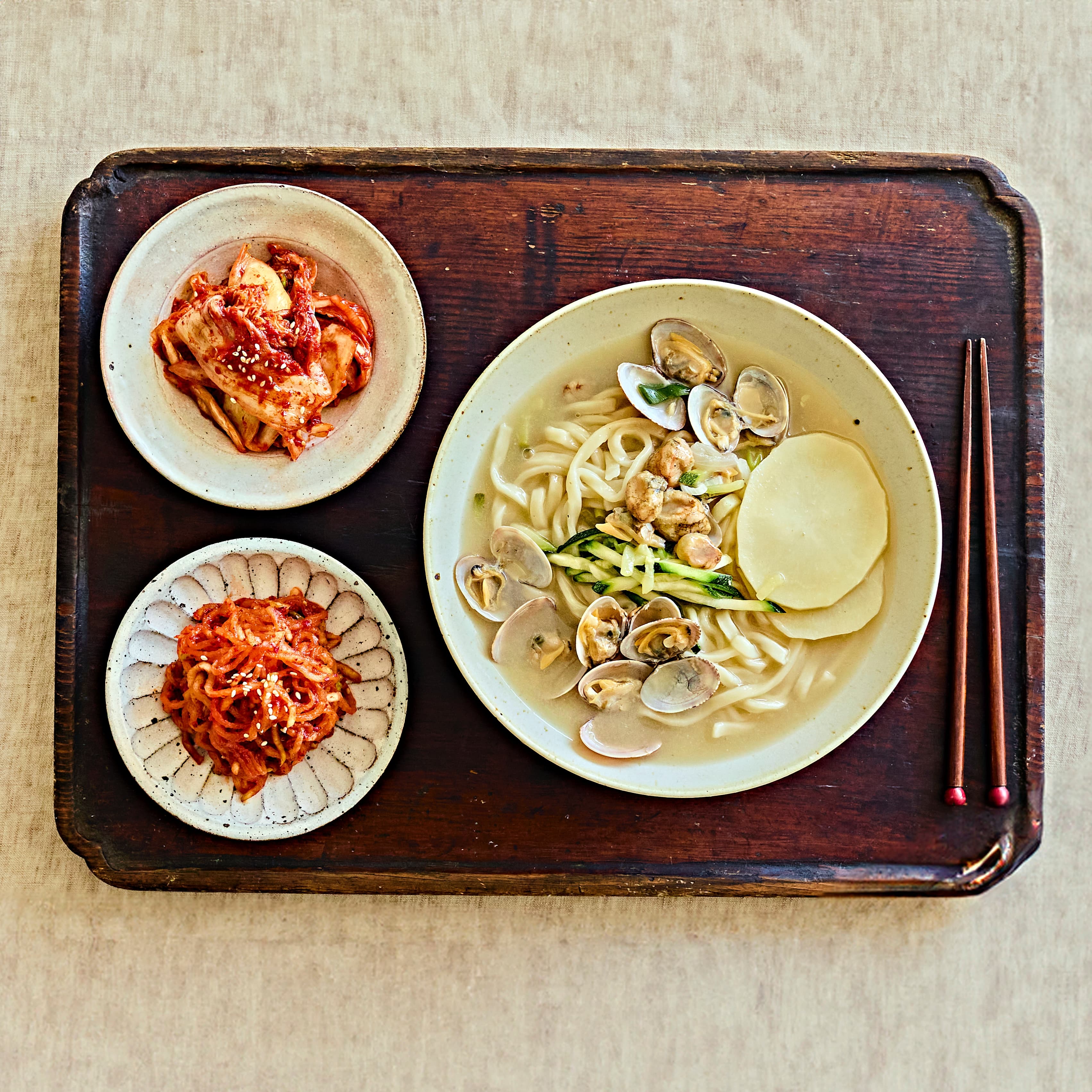 밀밭명가 바지락칼국수 밀키트 1인분 무채 배추김치+김치 3종500g 세트